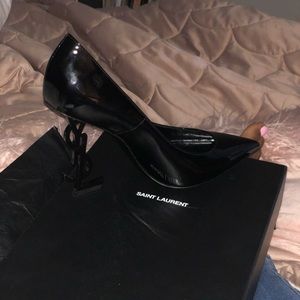 Aunthentic YSL pumps !